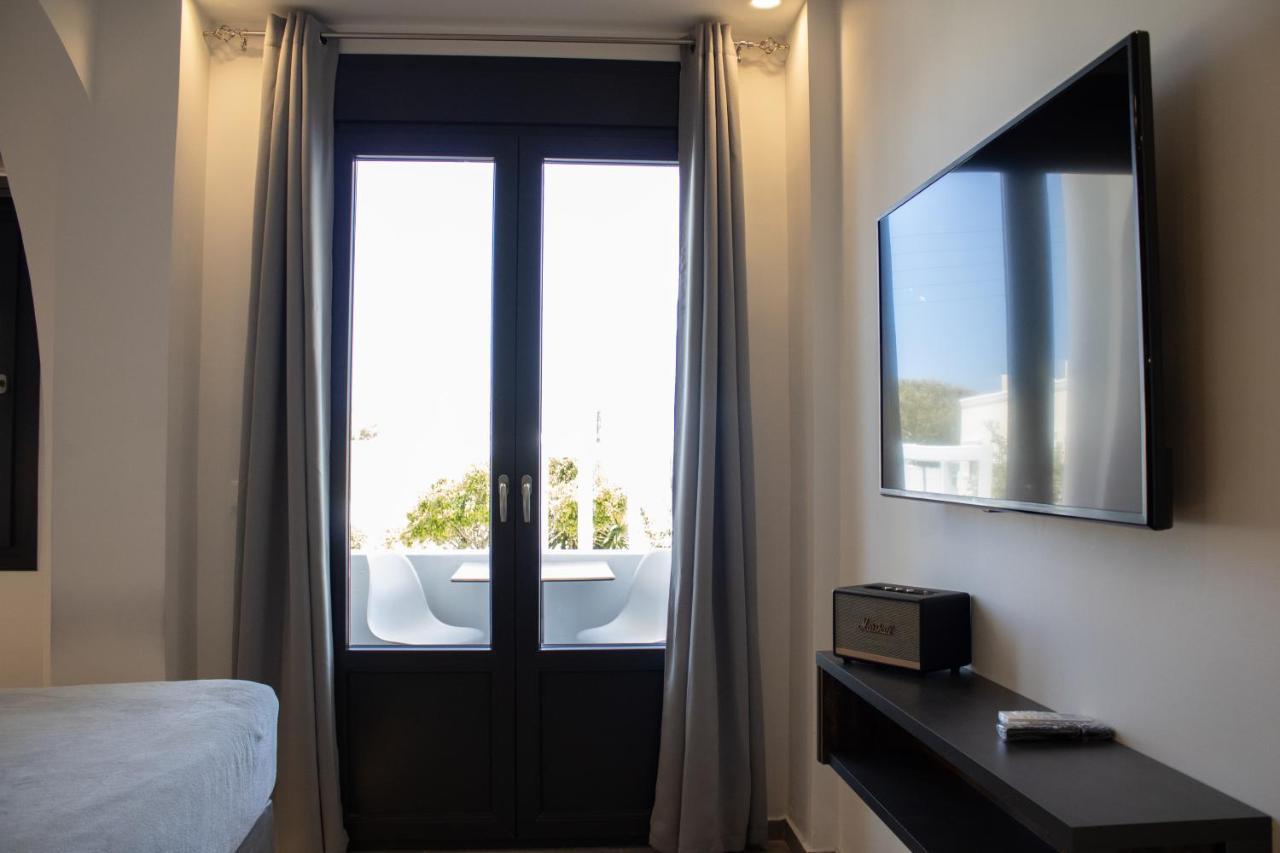 George & Joanna Suites Santorini Fira  Esterno foto